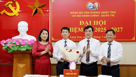 Đại hội Chi bộ Hành chính - Quản trị, nhiệm kỳ 2025 - 2027