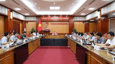 Đồng chí Đoàn Thanh Sơn, Phó Chủ tịch UBND tỉnh làm việc với  Văn phòng UBND tỉnh