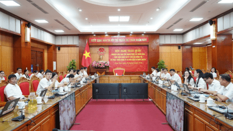 Đảng uỷ Văn phòng UBND tỉnh tham dự Hội nghị toàn quốc nghiên cứu, học tập, quán triệt và triển khai thực hiện Nghị quyết số 10-NQ/TW của Bộ Chính trị về phát triển kinh tế có vốn đầu tư nước ngoài
