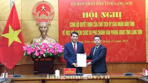 Công bố Quyết định bổ nhiệm chức vụ Phó Chánh Văn phòng UBND tỉnh