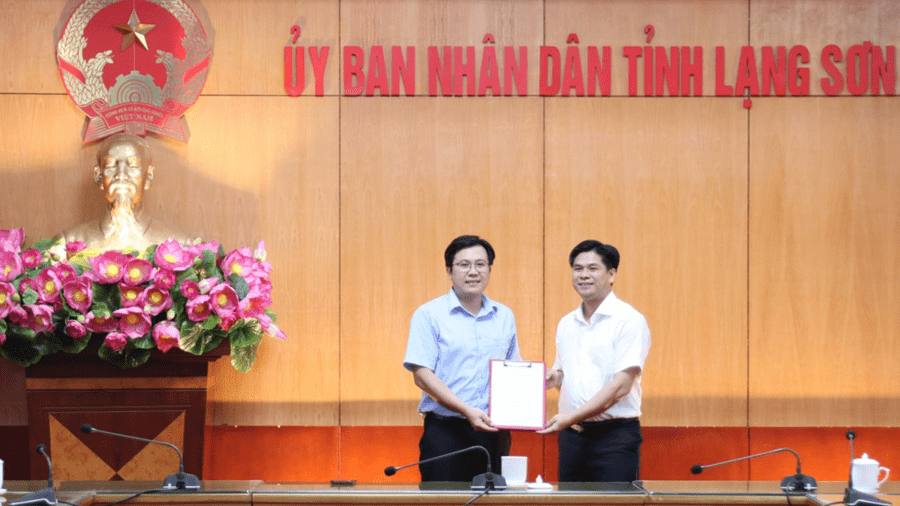 Công bố Quyết định của Chánh Văn phòng UBND tỉnh về việc bổ nhiệm chức vụ Trưởng phòng Tổng hợp