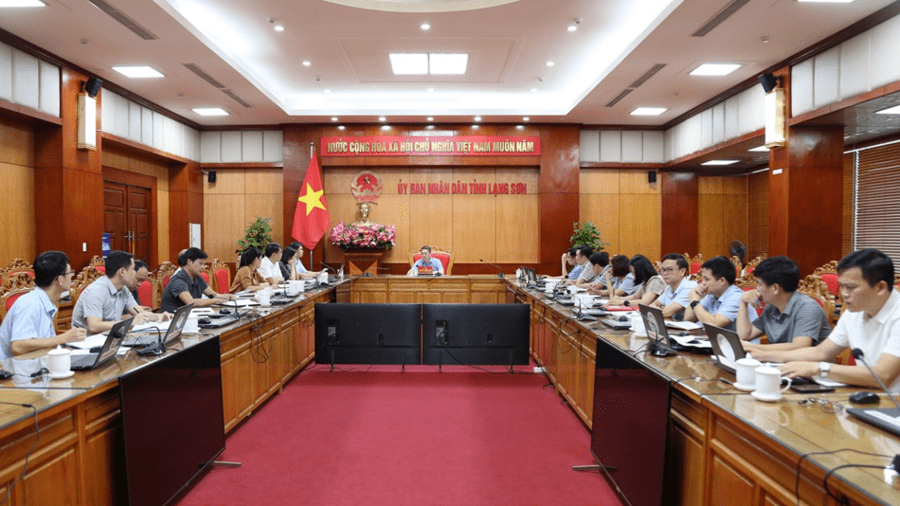 Đồng chí Đoàn Thanh Sơn, Phó Chủ tịch UBND tỉnh làm việc với  Văn phòng UBND tỉnh